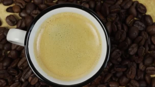 tasse de café et grains de café fermer