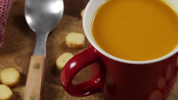 Bowl Vegetable Soup Croutons Close Table — Stockvideo