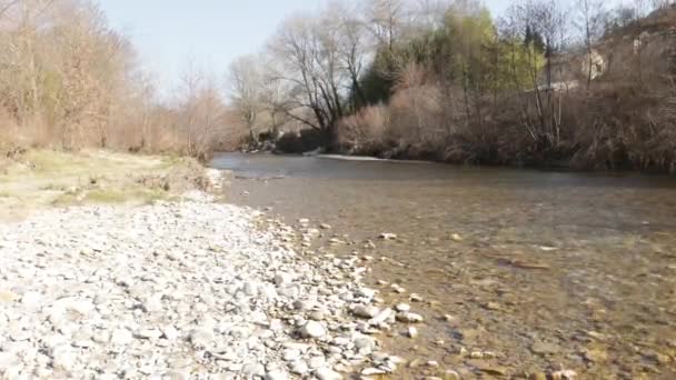 Widok Rzekę Ouvze Zimie Pobliżu Vaison Romaine — Wideo stockowe