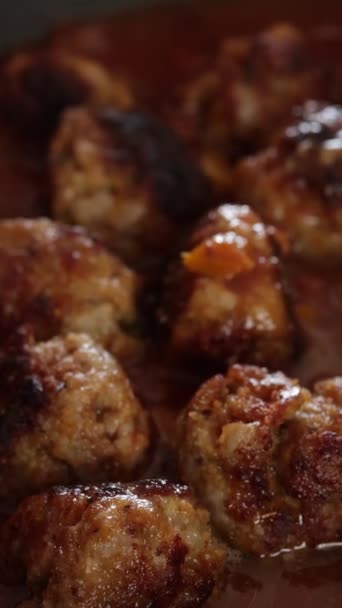猪肉肉丸子用平底锅烹调 — 图库视频影像