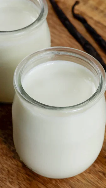 Jogurt Waniliowy Szklanym Słoiku — Zdjęcie stockowe