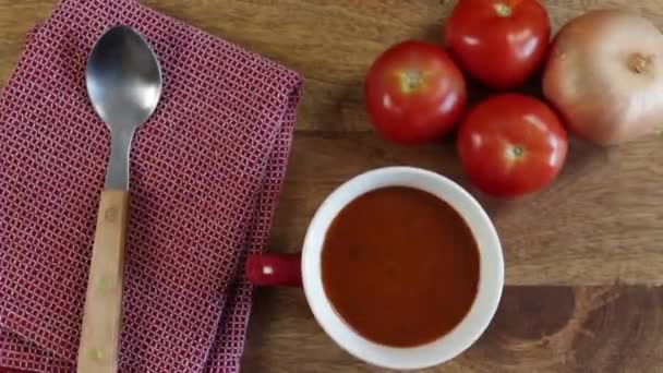 Чашка Томатного Супу Вид Зверху Помідор Крупним Планом — стокове відео
