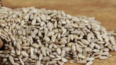 Çekirdek tohumu, yakın plan, masanın üstünde.