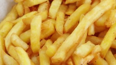 Bir yığın patates kızartması, yakın plan.
