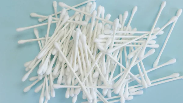 Cotton Swabs Close Blue Background — Stock Photo, Image