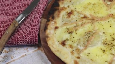 Lolipop turtası yakın plan bir masada.