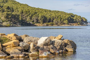 Istres 'deki Berre göletinde Ranquet plajı.