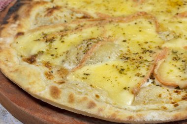 Lolipop turtası, yakın plan, masanın üstünde.