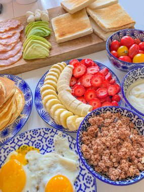 Masada doyurucu bir kahvaltı.