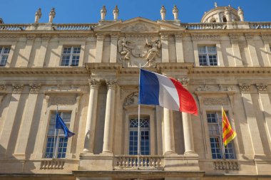 Arles belediyesinin ön cephesi, Bouches-du-Rhne (Fransa)