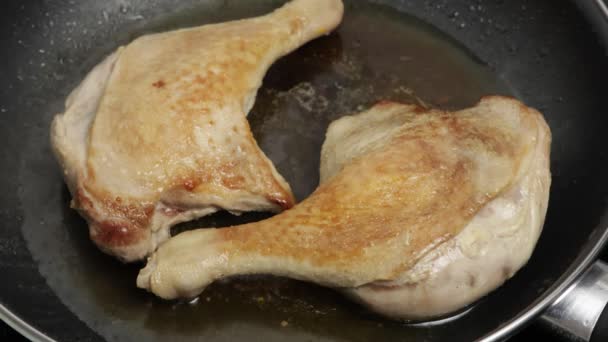 Pernas Pato Cozinhar Uma Panela Ato Fritar — Vídeo de Stock
