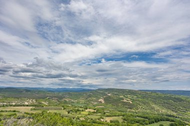 Provence, Vaucluse, Fransa 'nın kırsal kesiminin panoraması