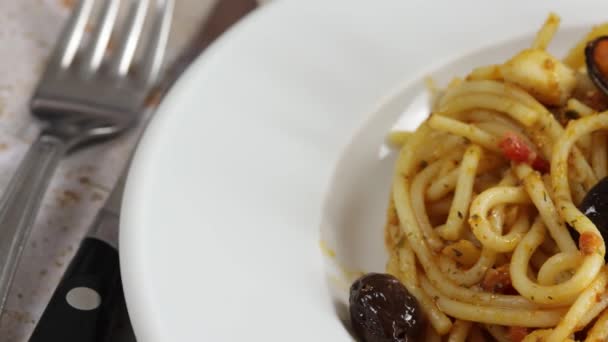 Špagety Vařené Mořskými Plody Detailní Záběr Talíři — Stock video