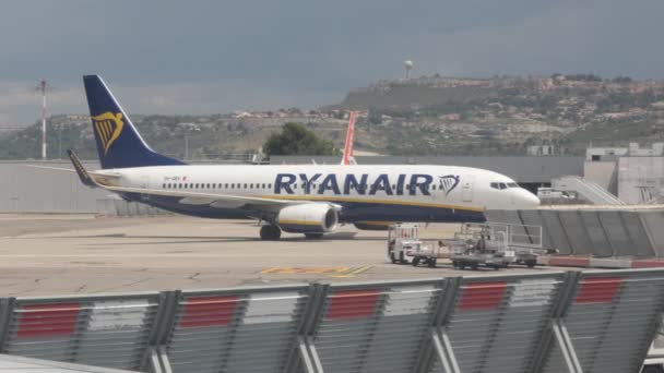 Marignane Bouches Rhne Prancis 05292023 Pesawat Ryanair Landasan Bandara Marseille — Stok Video