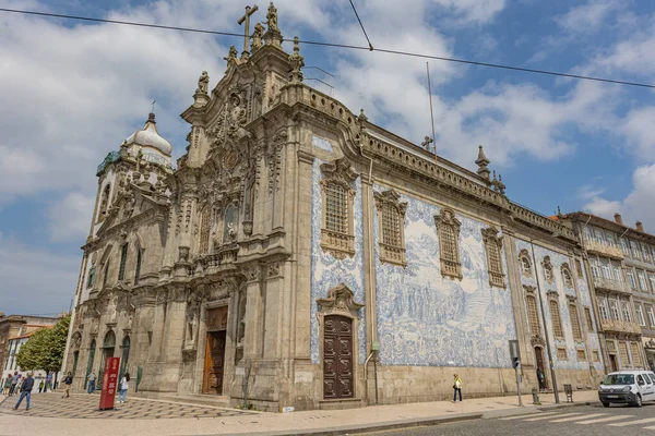 Porto North Region Portugal 05312023 Πρόσοψη Της Εκκλησίας Του Καρμελίτη — Φωτογραφία Αρχείου