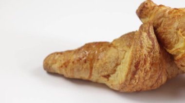 Ay çöreği, yakın plan, beyaz arka planda izole edilmiş.