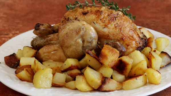 Roast Chicken Roast Potatoes Dish — Stock Photo, Image