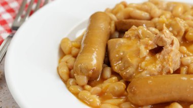 Cassoulet, yakın, bir tabak üzerinde