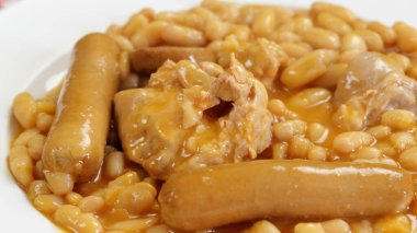 Cassoulet, yakın, bir tabak üzerinde
