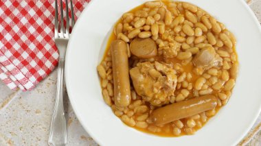 Cassoulet, yakın, bir tabak üzerinde