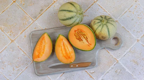 Kawałek Melona Zbliżenie Stołu — Zdjęcie stockowe