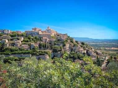 Vaucluse 'deki Gordes köyünün manzarası (Fransa)