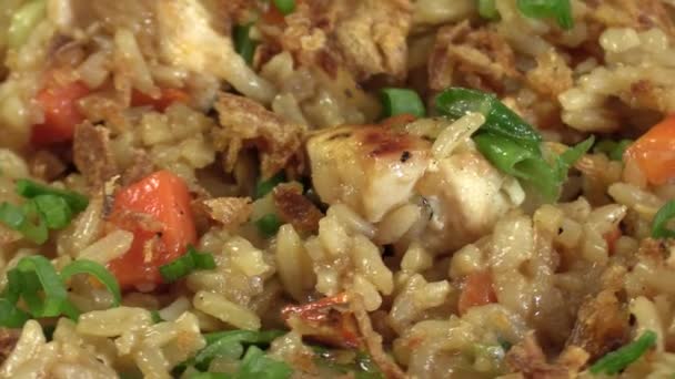 Πιάτο Nasi Goreng Τηγανητό Ρύζι Κοτόπουλο Closeup — Αρχείο Βίντεο
