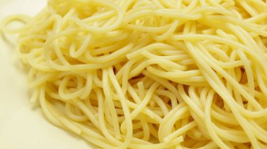 yakın plan spagetti tabağı