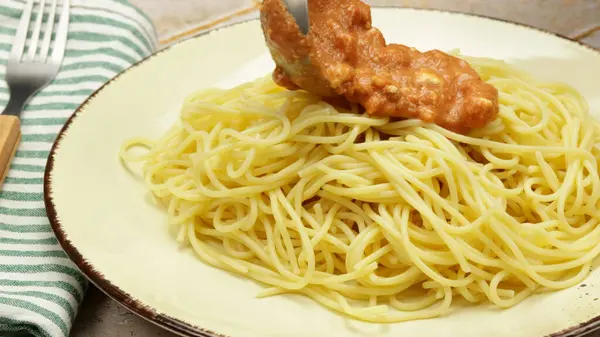 Tomato Feta Sauce Served Ladle Plate Spaghetti — Stock Photo, Image