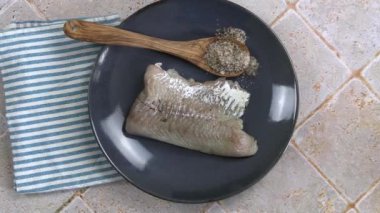 Tabakta çiğ fileto