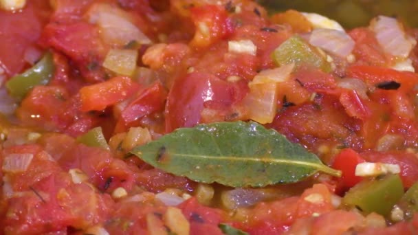 鍋で調理する野菜の混合物 — ストック動画