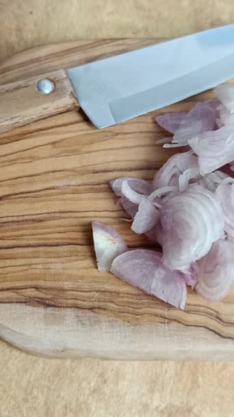 Pile Sliced Shallots Cutting Board — Stock Video
