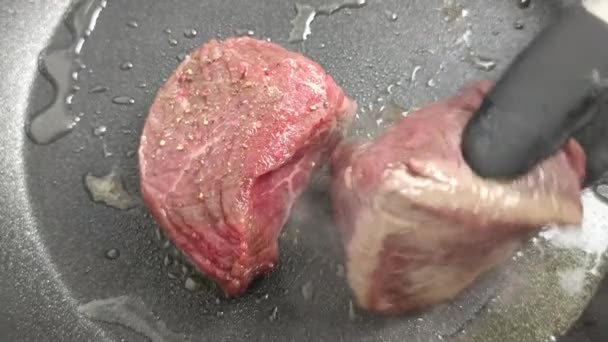 Rindfleisch Einer Pfanne Kochen — Stockvideo