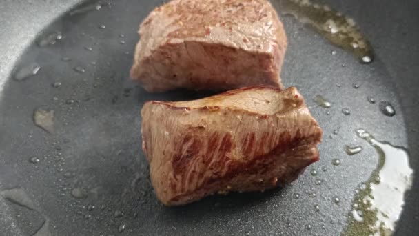 Rindfleisch Einer Pfanne Kochen — Stockvideo