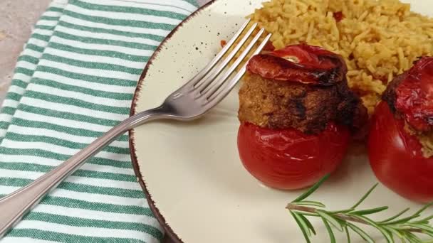 Stuffed Tomatoes Rice Close Plate — Stock Video