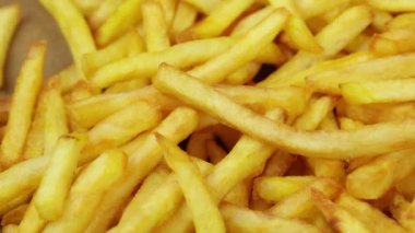 Bir yığın patates kızartması, yakın plan.