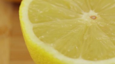 limon kesimi yarı yarıya.