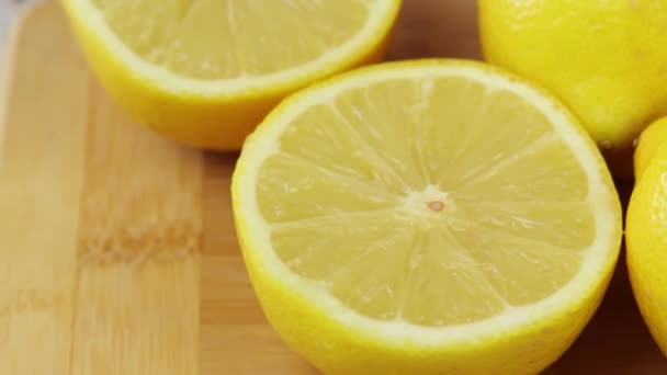 Limão Cortado Metade Close — Vídeo de Stock