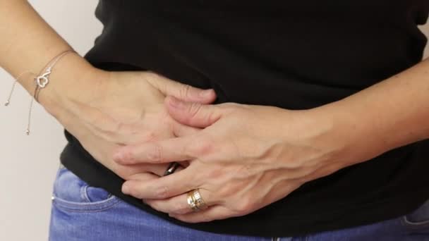 胃の痛みがある人 — ストック動画