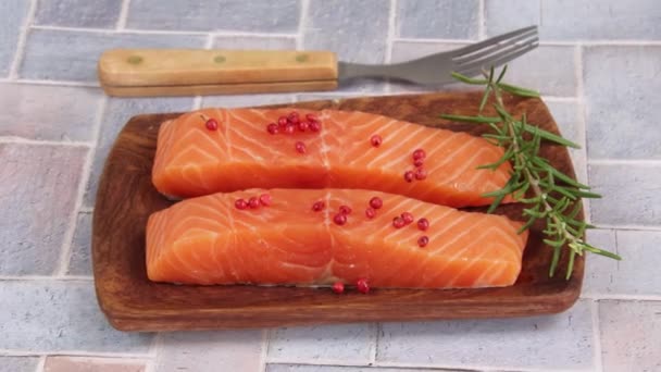 Pieces Raw Salmon Close Cutting Board — Stock Video