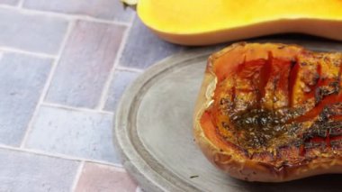 Kekikli tereyağı, pişmiş, kapat.