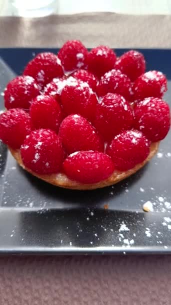 Raspberry Tartlet Close Plate — Stock Video