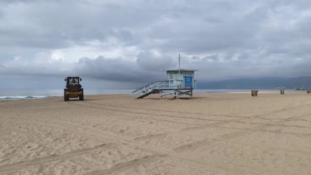 Trator Limpeza Praia Santa Monica Pacific Ocean Coast Los Angeles — Vídeo de Stock