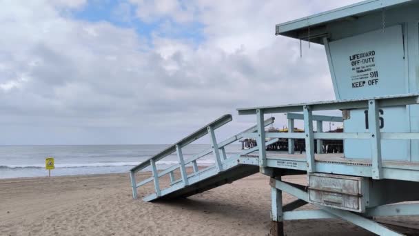 Lifeguard Hut Santa Monica Beach Pacific Ocean Coastline Los Angeles — Stock Video