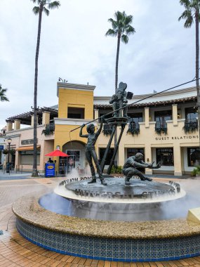 Universal City, Los Angeles, ABD - 02262024: Hollywood 'daki Universal Stüdyo Parkı' ndaki setler ve gösteriler