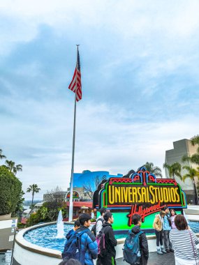 Universal City, Los Angeles, ABD - 02262024: Hollywood 'daki Universal Stüdyo Parkı' ndaki setler ve gösteriler