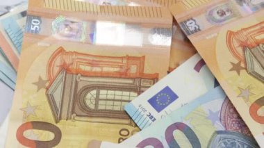 Avro banknotlarının arkaplanı, farklı değerler.