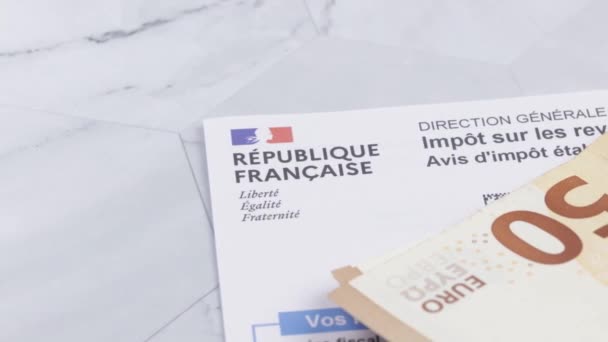 フランスの税金シートとユーロ紙幣 クローズアップ — ストック動画