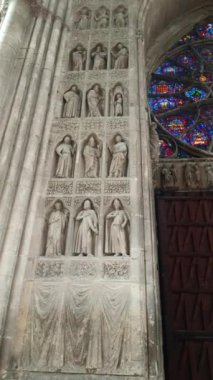 Reims Katedrali 'nin içi (Champagne-Ardenne, Fransa)