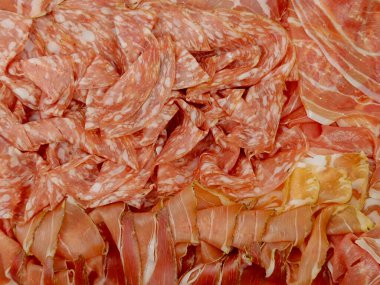 Bir tabak sosis, yakın plan..